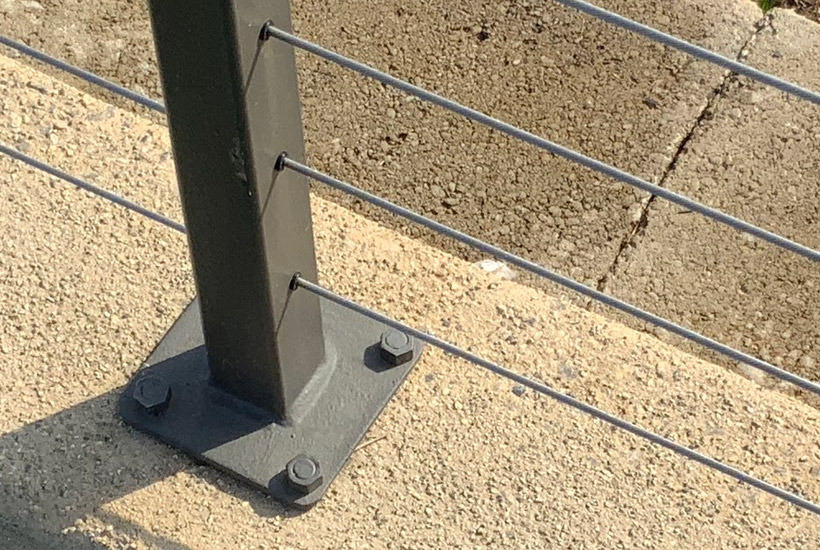 square vs round posts for cable railing
